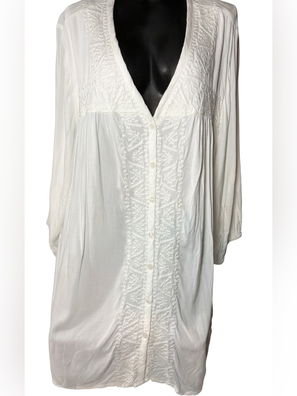 Penningtons White Embroidered Button-Down Tunic 100% Viscose